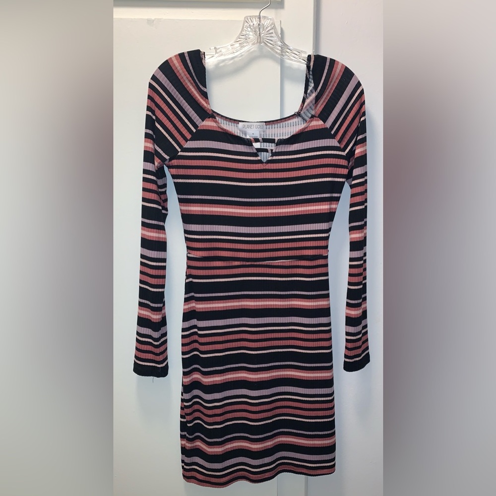 Bodycon dress. Long sleeve mini.